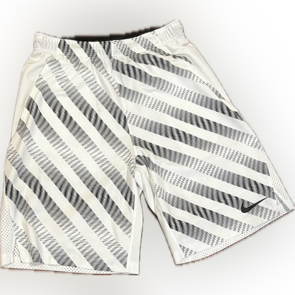 Nike Dri fit shorts white size medium athletic